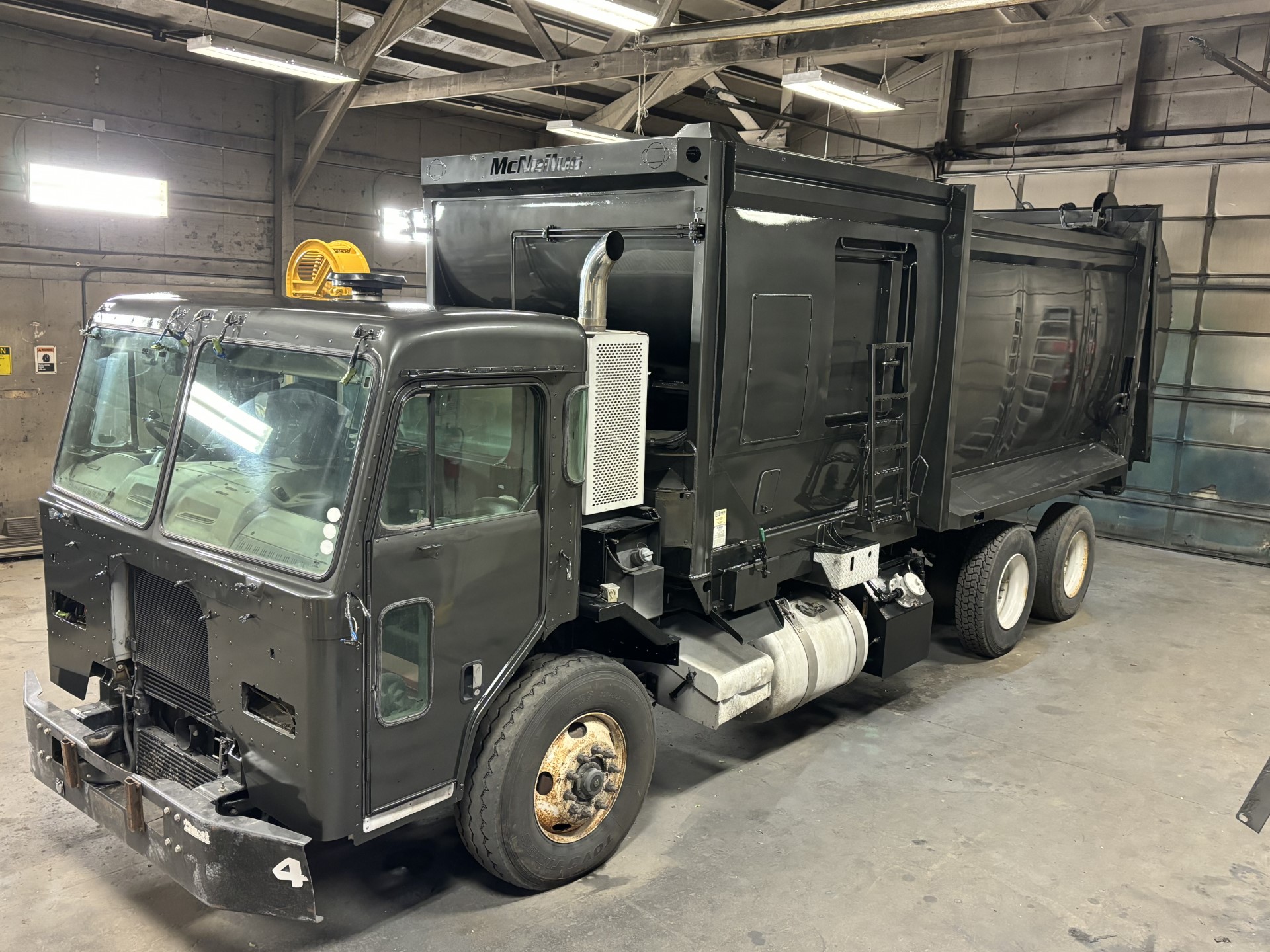 Garbage truck finished 4